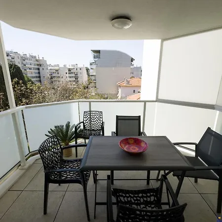 Les Pins Avec Terrasse *